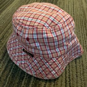 Reversible bucket hat